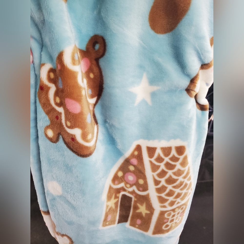 Pastel Blue Gingerbread Man Blanket-NWT